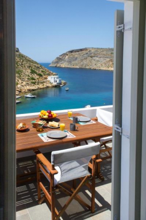 Droufakos’ home, Lux seafront apartment w. View